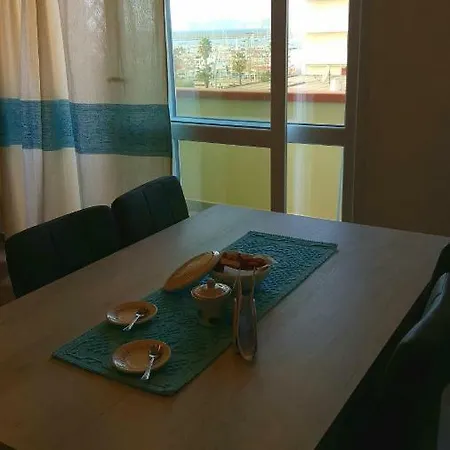 Fronte Porto Apartament *
